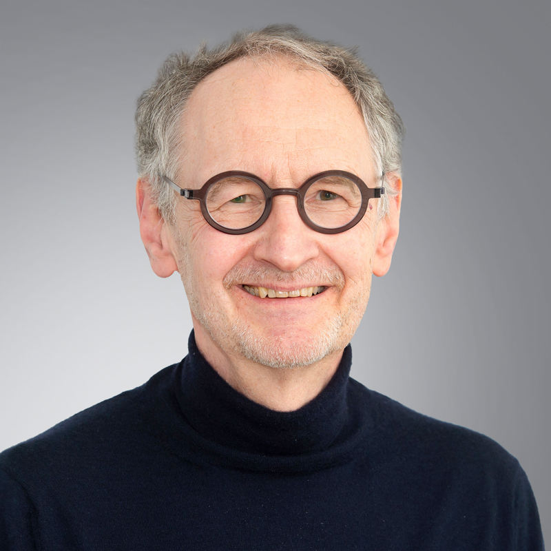 Andrea Masüger Grauer Hintergrund